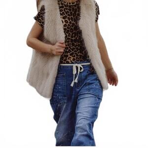 NEW Q2 fine faux fur vest in beige